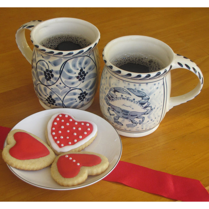 crab pottery coffee mug scene
