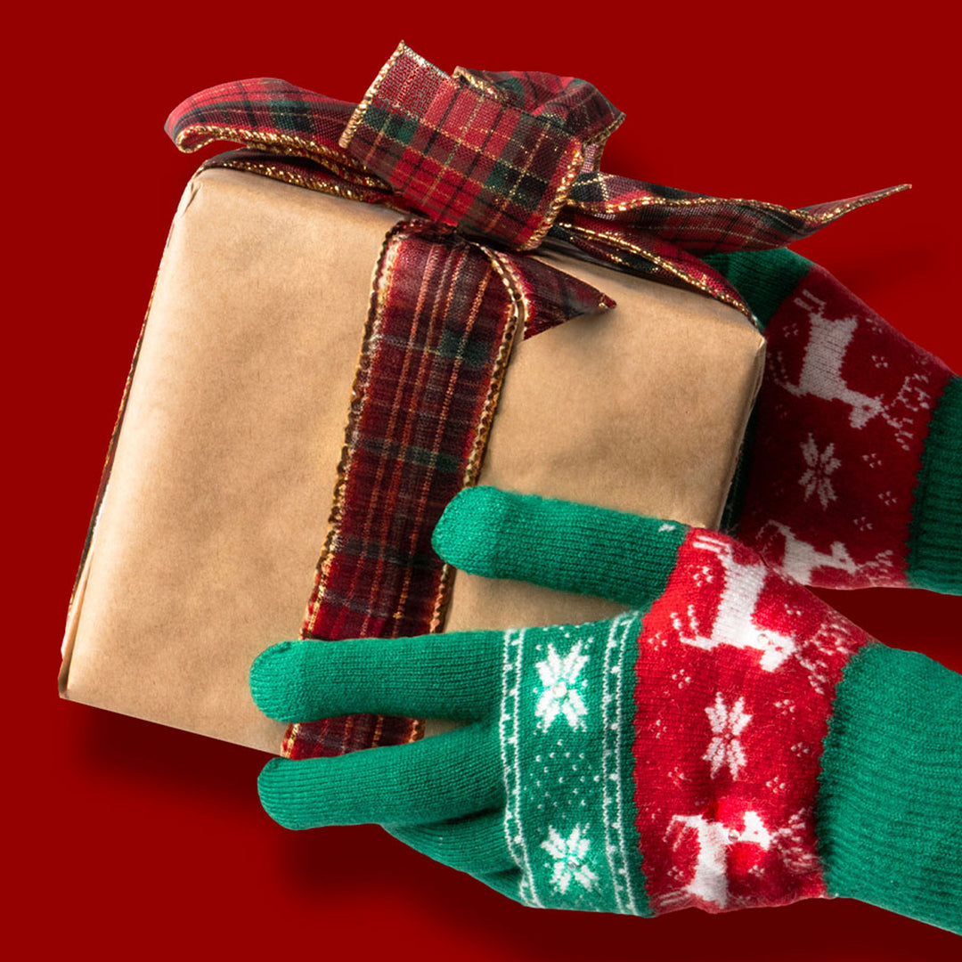 Light-Up Holiday Gloves Green Red Reindeer Model Scene