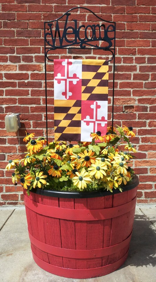 Maryland State Flag Garden Size Display